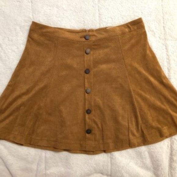 JOLT Women Brown/Tan Faux Suede Flowy Button Skirt - Size 7 - Picture 1 of 2